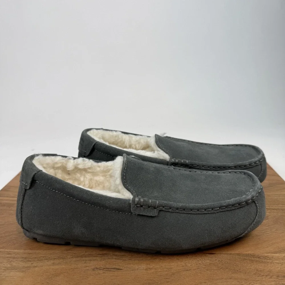 New Mens Koolaburra By Ugg Tipton Gray Leather Faux Fur Lined Slippers Size 9 M